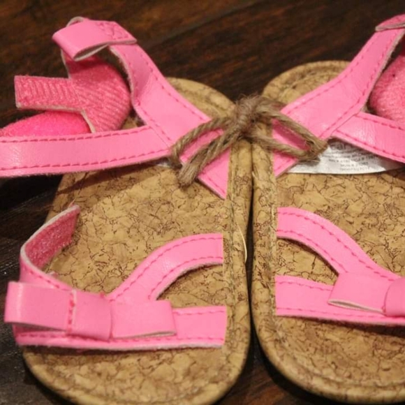 3/$15 🏷 Old Navy Infant Sandals - Picture 2 of 3